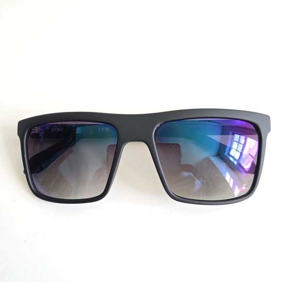 New Quay Level Up Matte Black Frame / Navy Polarized Lens Sunglasses Unisex NWOT - Picture 5 of 11